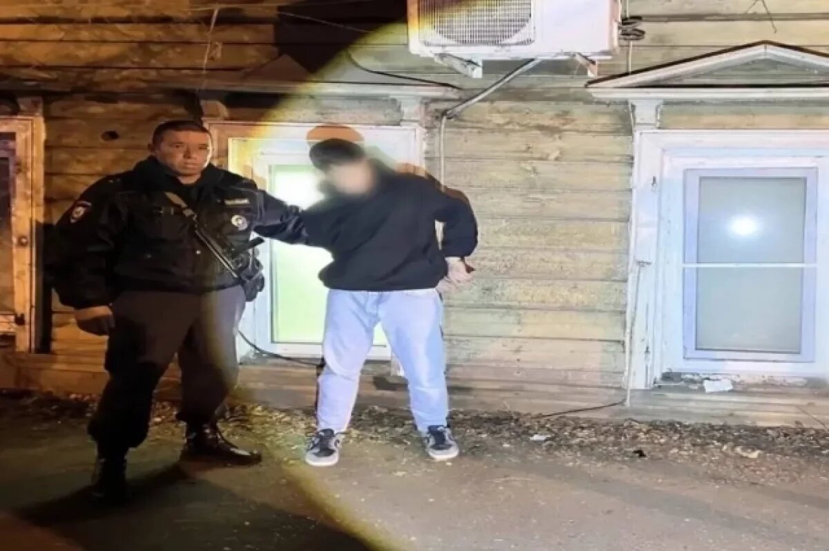    Астраханский полицейский в отпуске задержал предполагаемого закладчика