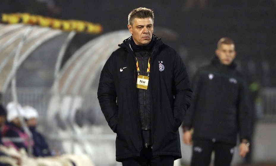    Милошевичу грустно от сложившейся ситуации. Фото: Global Look Press