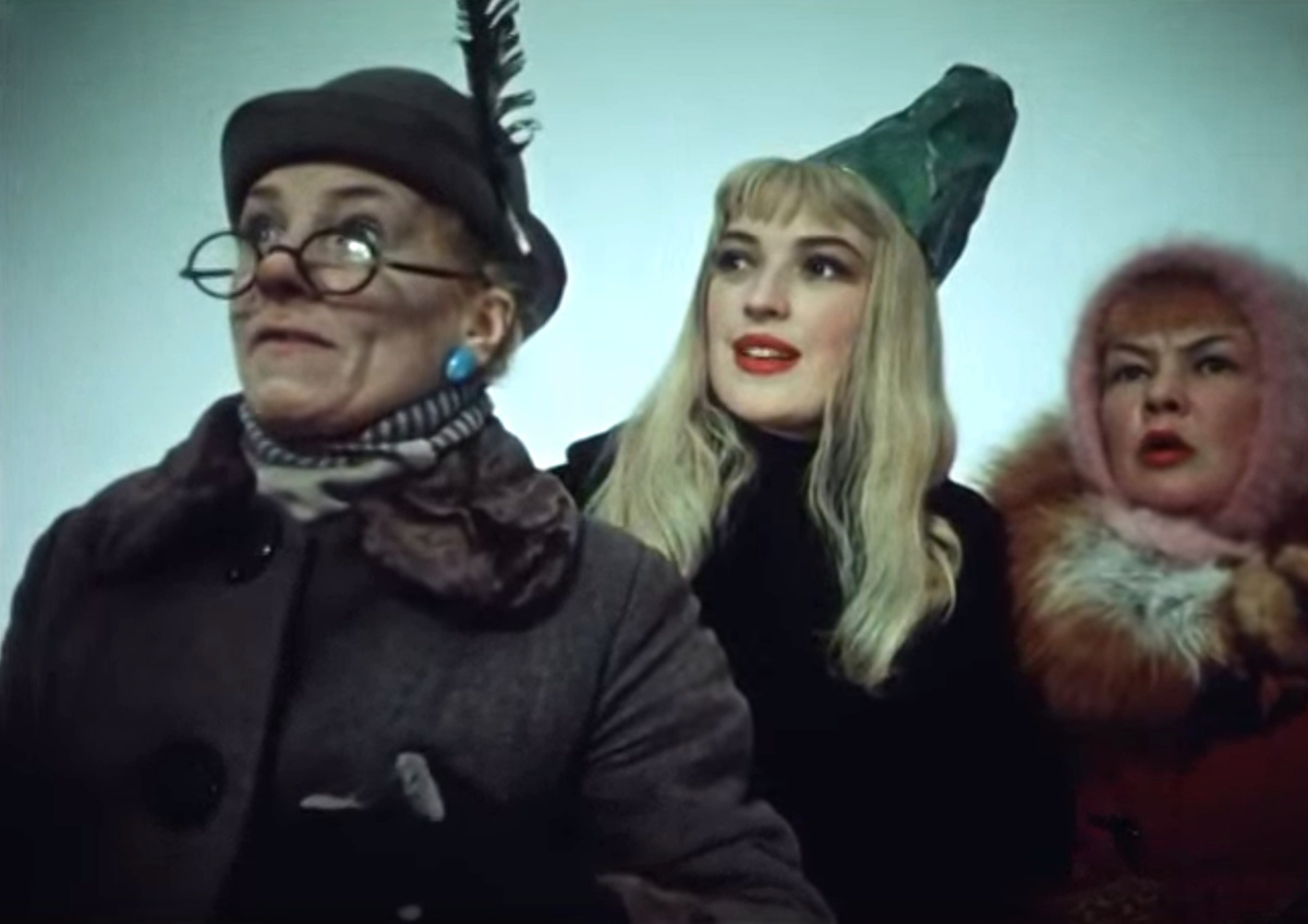 Кадр из кинофильма "Снежная сказка", 1959 г., режиссеры Алексей Сахаров, Эльдар Шенгелая, сценаристы Виктор Виткович, Григорий Ягдфельд, композитор Юрий Левитин (скриншот)