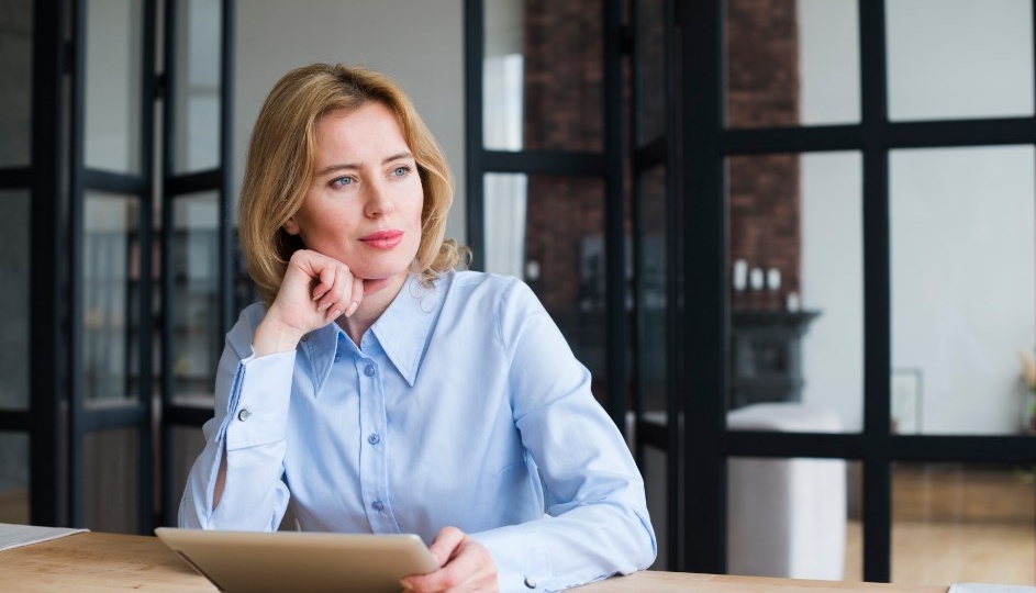- Выгоняй отца-калеку из квартиры! Мы с мужем там будем жить! Надоело в деревне, — заявила свекровь.