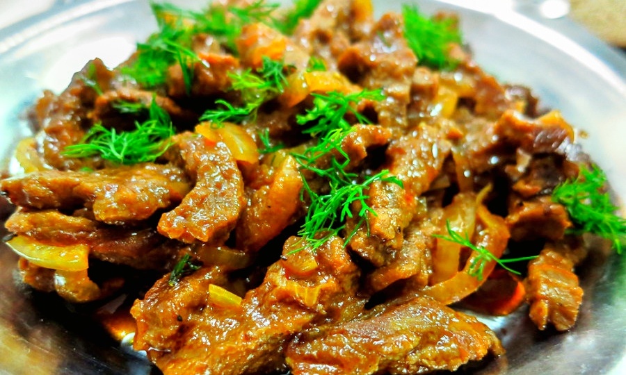 Поджарка из свинины по-столовски: чтобы мясо «звенело», а душа пела