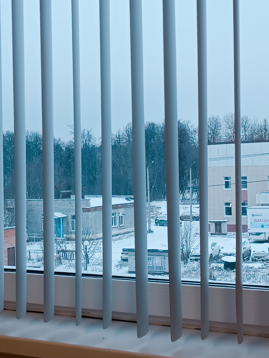 За окошком снег