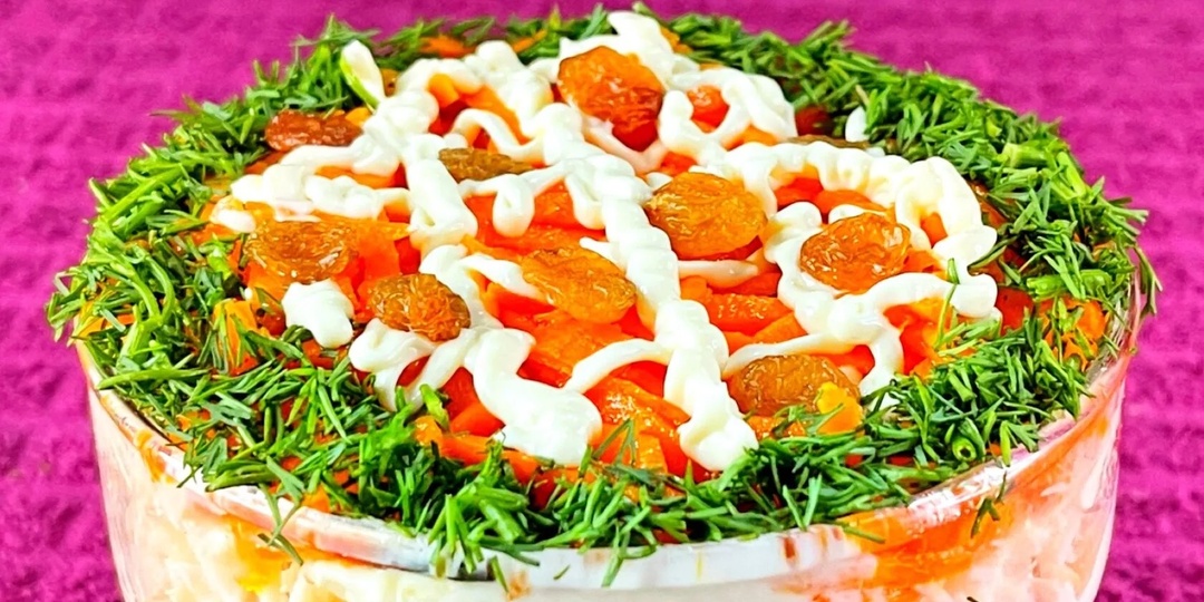 По-ресторанному вкусный салат у себя дома: на столе так много всего, а гости едят только его. Готовьте сразу побольше. Салат "Наполеон"