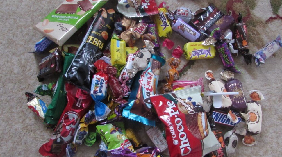 Детям - конфеты? И немного про хвосты