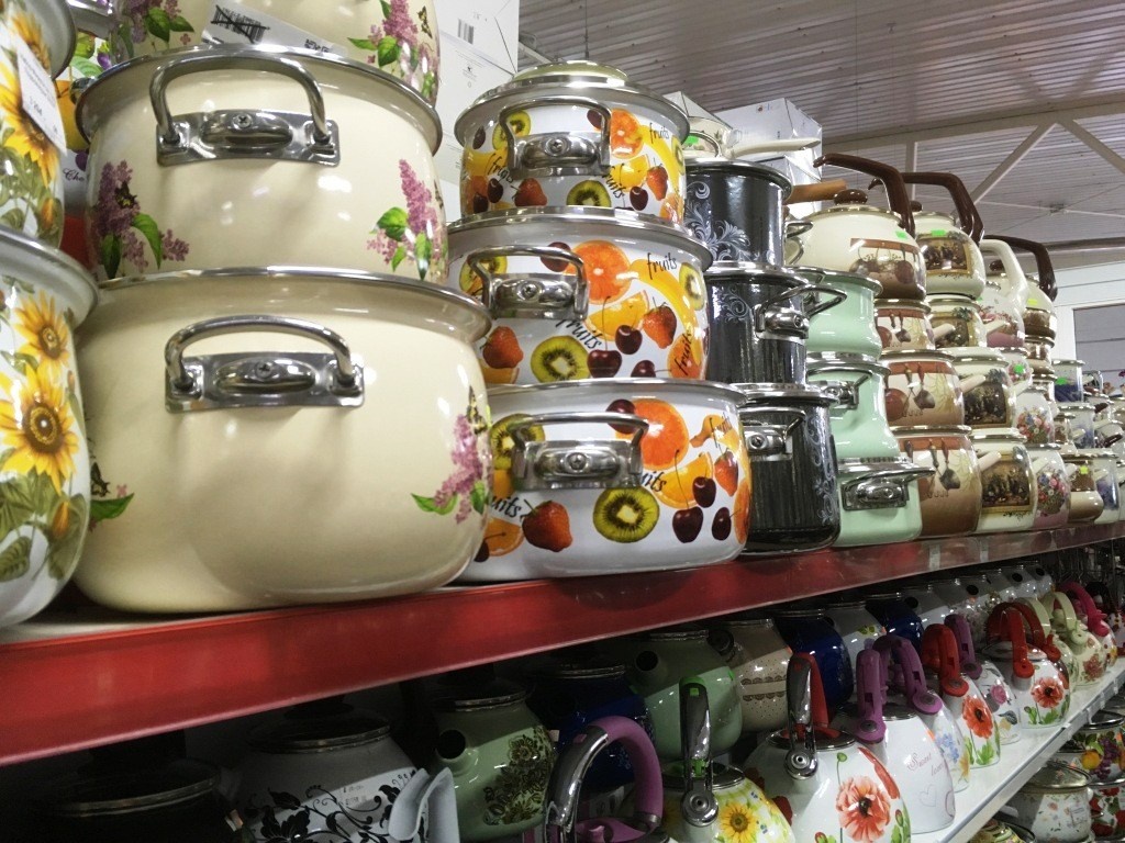 Прилавки заполнены, а выбрать нечего...