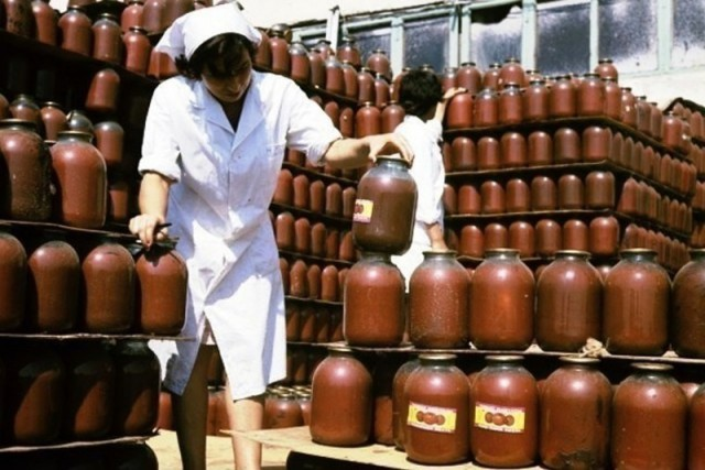 Банка на троих и стакан соли: странная и прекрасная история советского сока