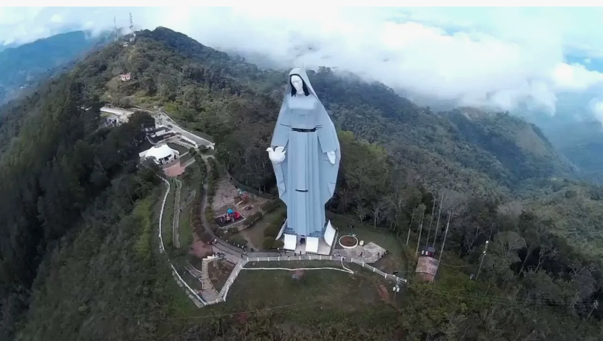 Статуя Девы Марии в Венесуэле