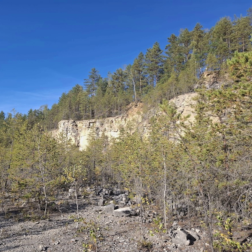 Стены Дюкинского карьера