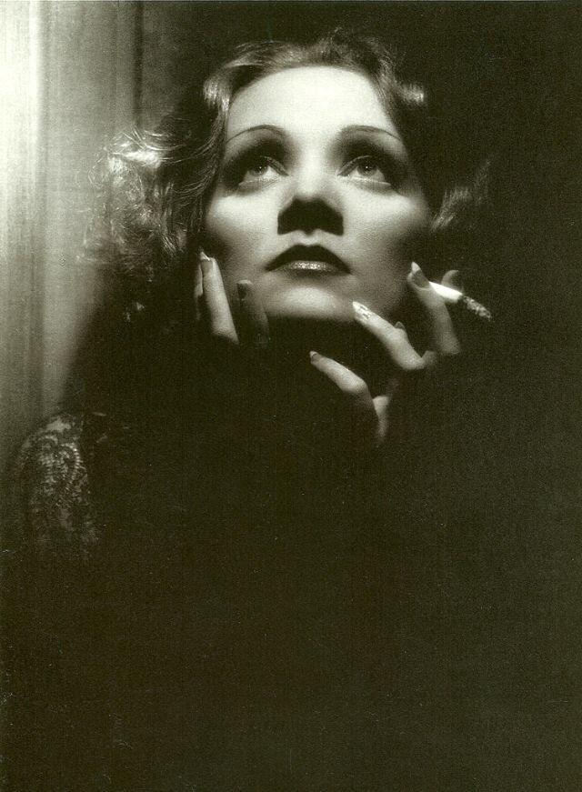 Марлен Дитрих в 1932 году.