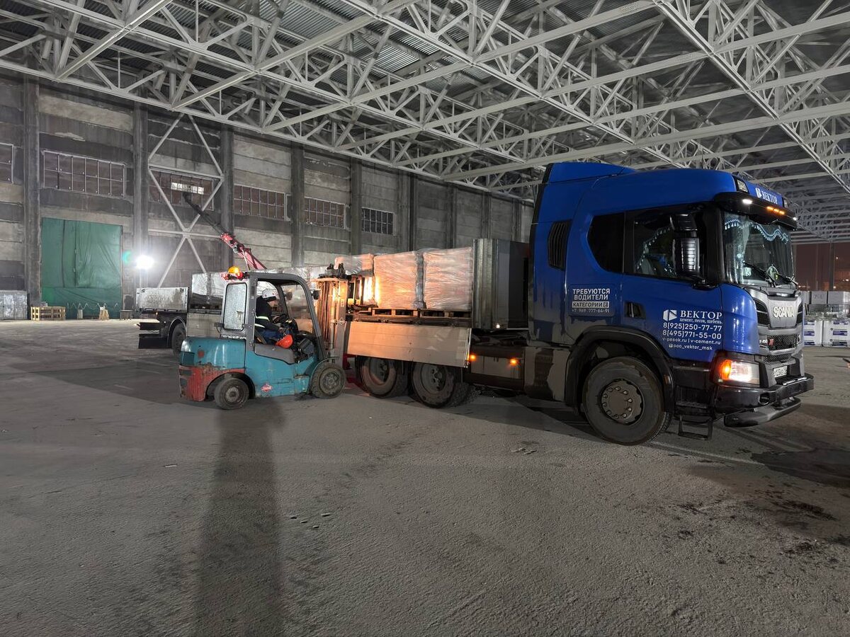 Устройство полусухой стяжки на большом объекте в Москве