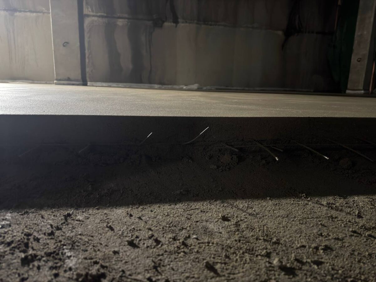 Полусухая стяжка пола с металлической армирующей сеткой