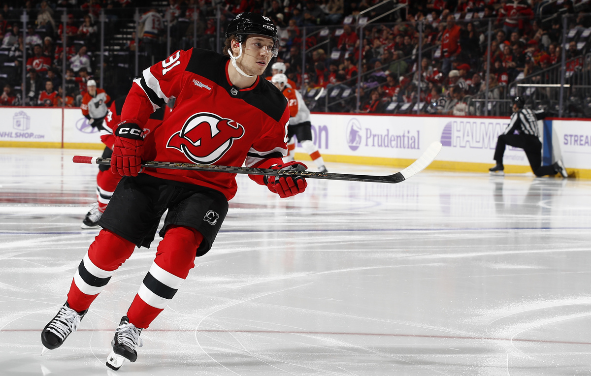    Нападающий "Нью-Джерси" Арсений Грицюк  Sarah Stier/Getty Images