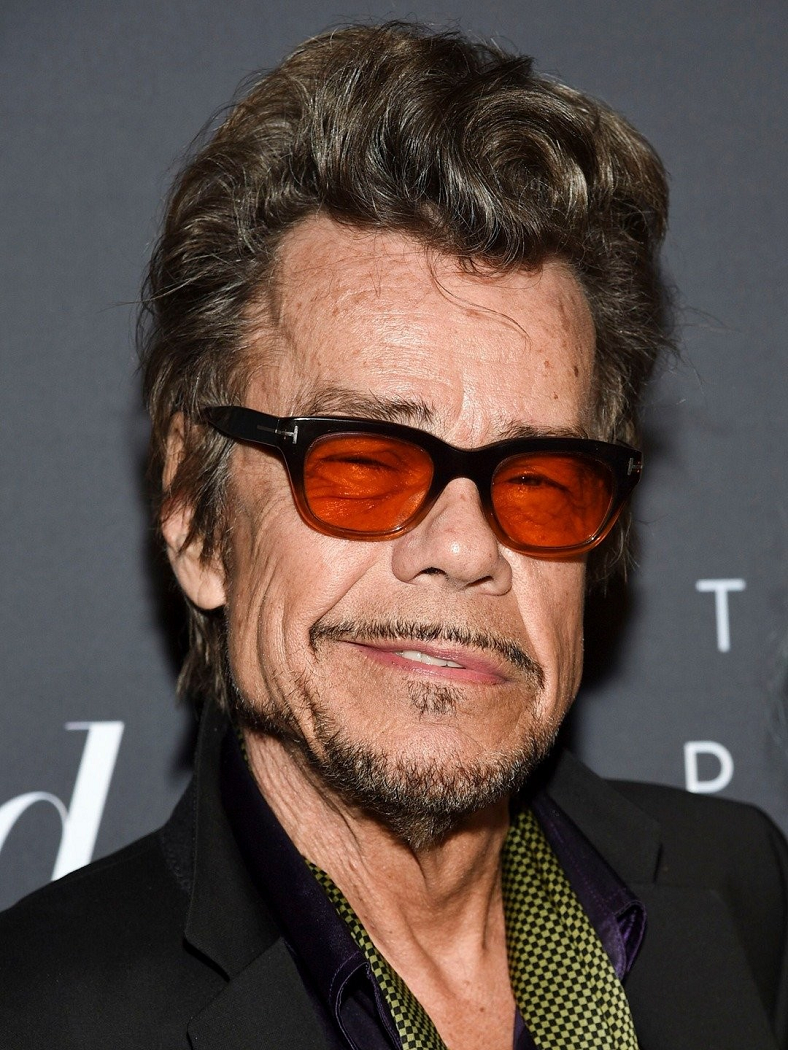 Дэвид Йохансен (1951-2025) — американский музыкант, певец и автор песен, наиболее известный как лидер и вокалист американской прото-панк-рок-группы New York Dolls в период с 1971 по 1976 годы.