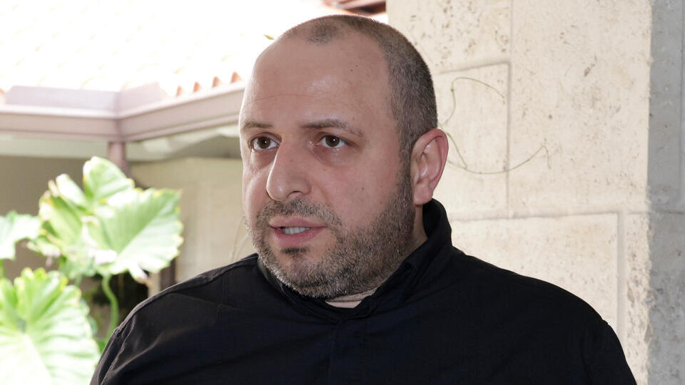     WP: Умеров провел несколько секретных встреч с главой ФБР Terry Renna/АP/TASS