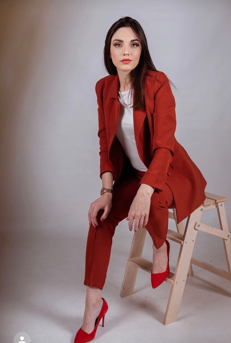 Брючный костюм с туфлями 