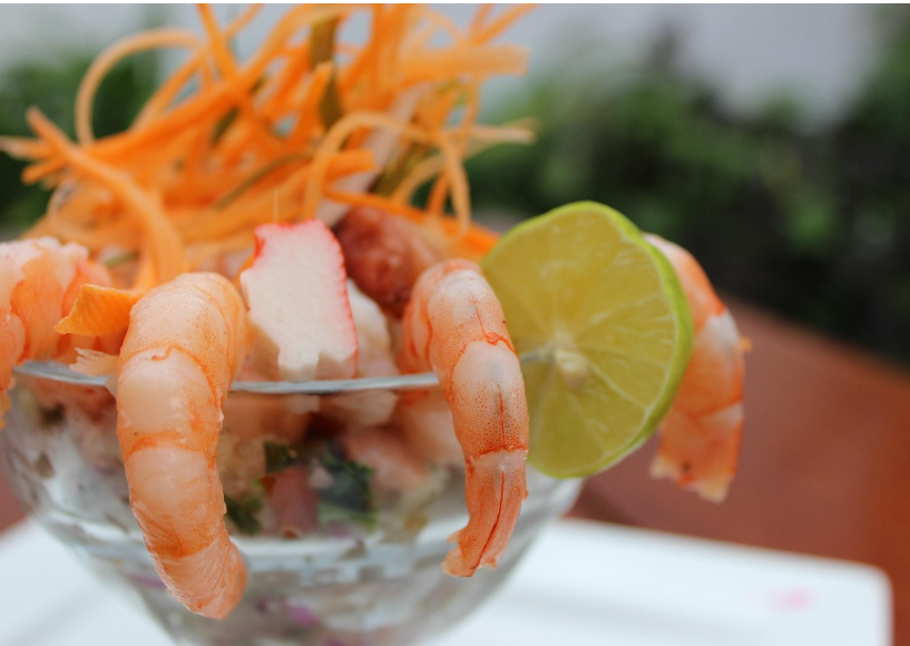 Севиче готовится из сырой рыбы или из креветок. Фото с сайта pixabay