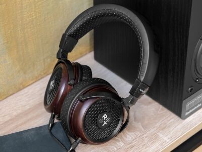    Radiotehnika Feylon стали первыми открытыми наушниками бренда