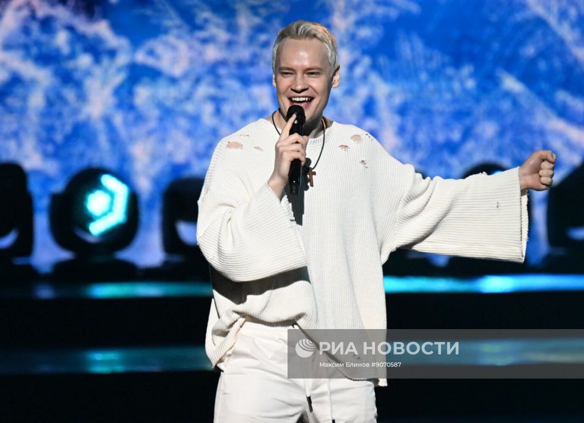 SHAMAN принёс с собой новогоднее веселье! Из интернета 