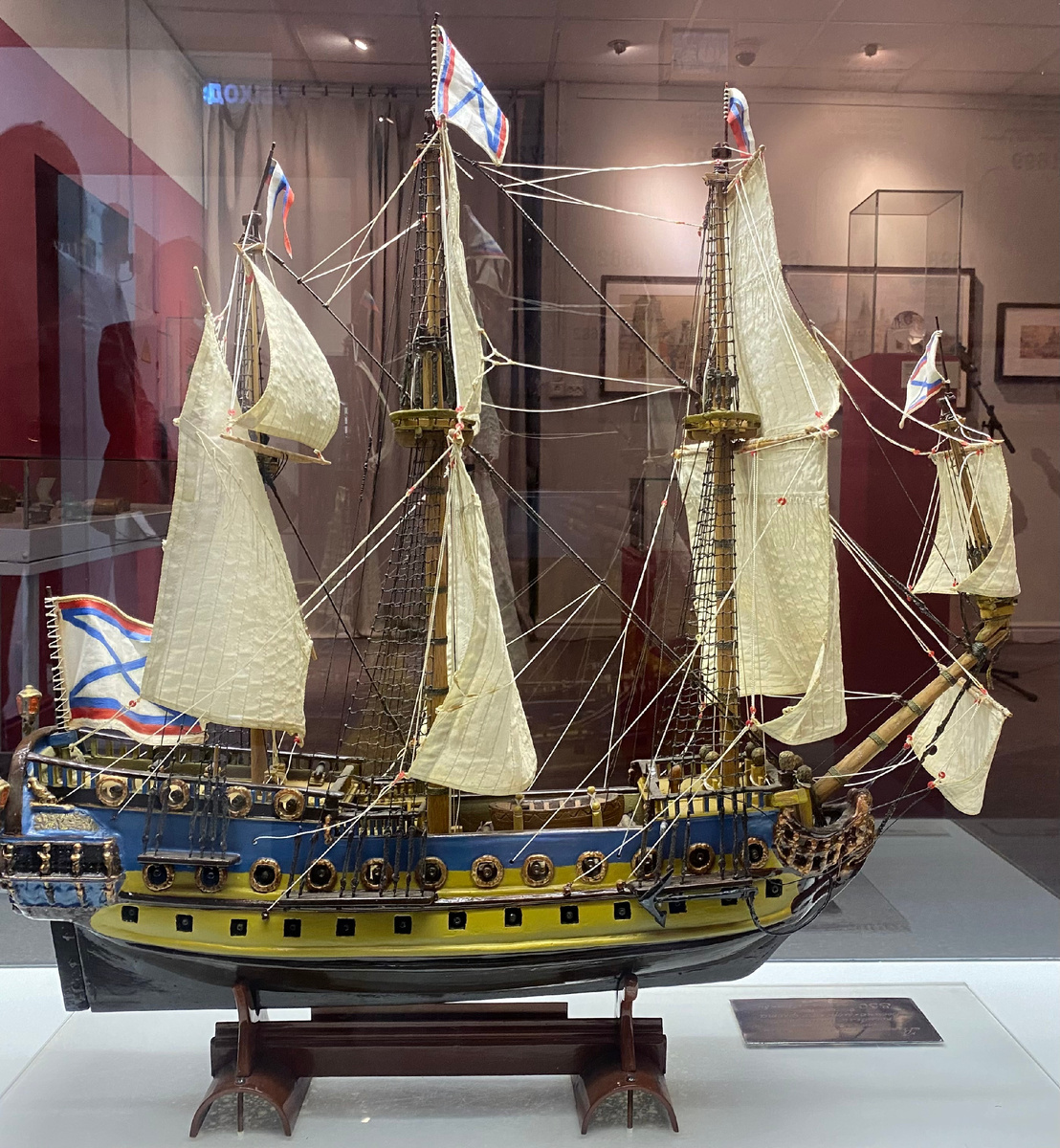 Макет корабля «Гото Предестинация», 1990-е годы, из собрания Музея Москвы. Фото автора, ноябрь 2025 года