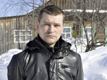 Омич на своих руках вынес из горящего дома троих детей