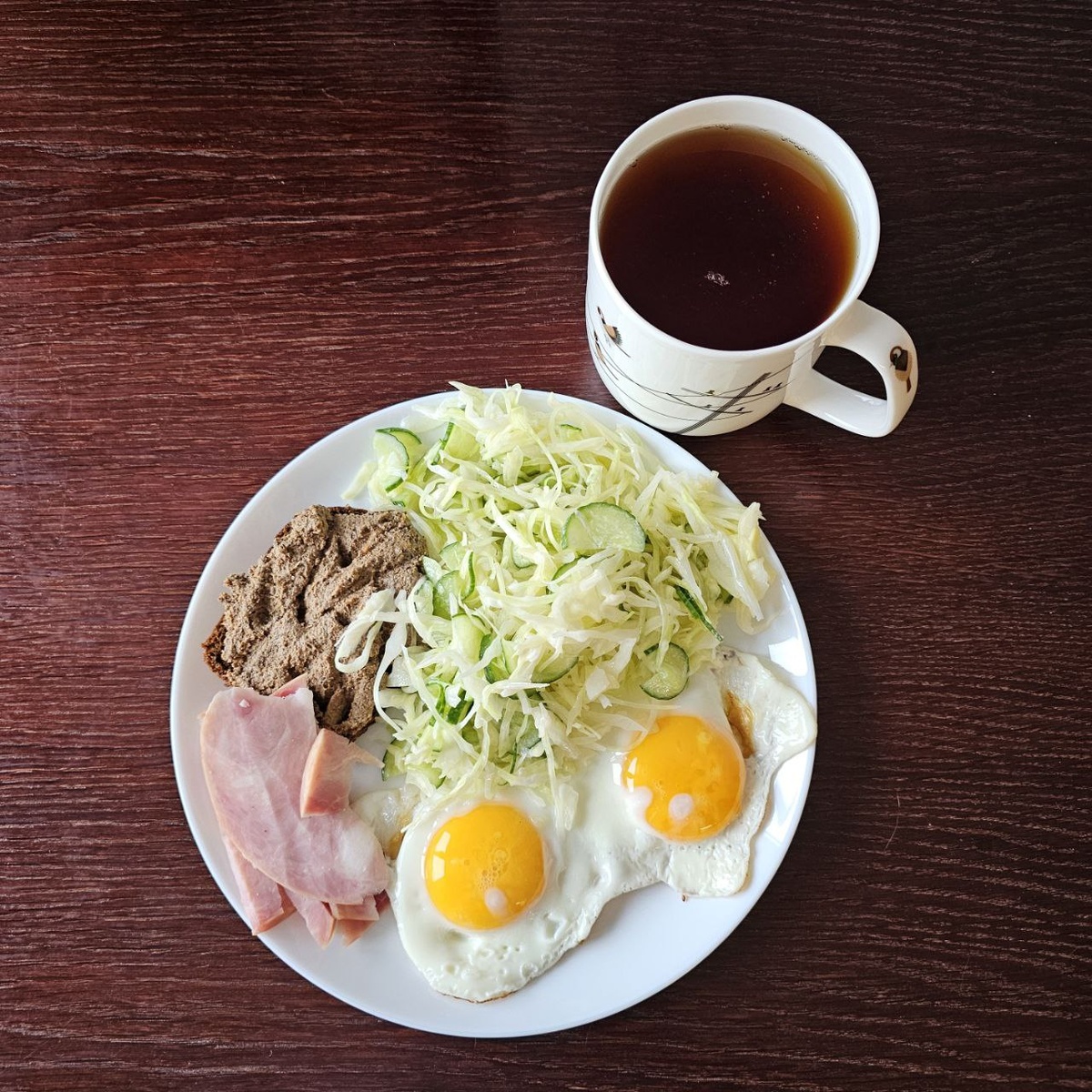 Кто вчера в ночи возился с паштетом, тот я!