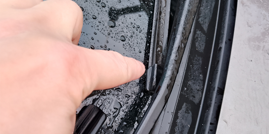 Поднимаем выше водительский дворник на Лада Веста NG