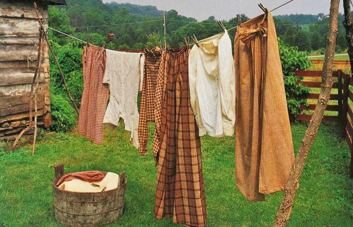 На Руси носили простые фасоны юбок.