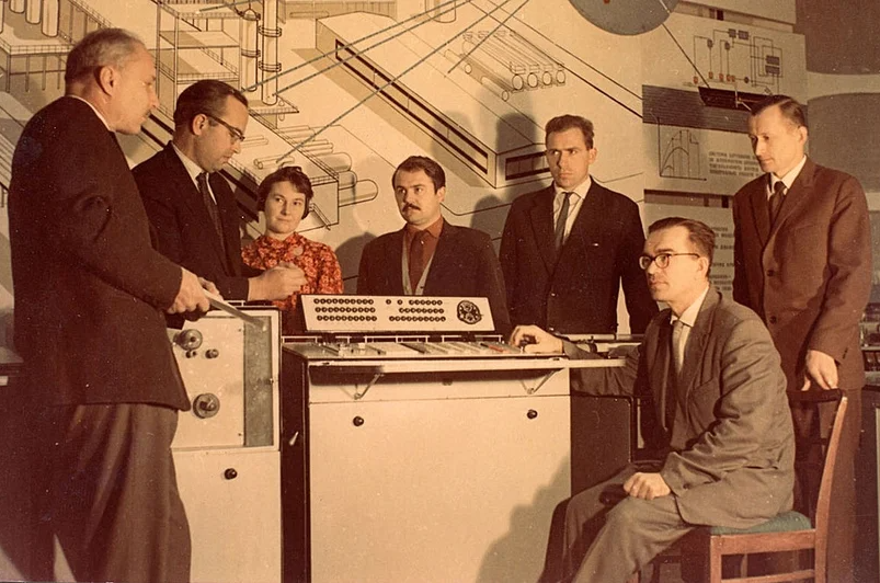 Почему в СССР не смогли создать свой интернет? История провала