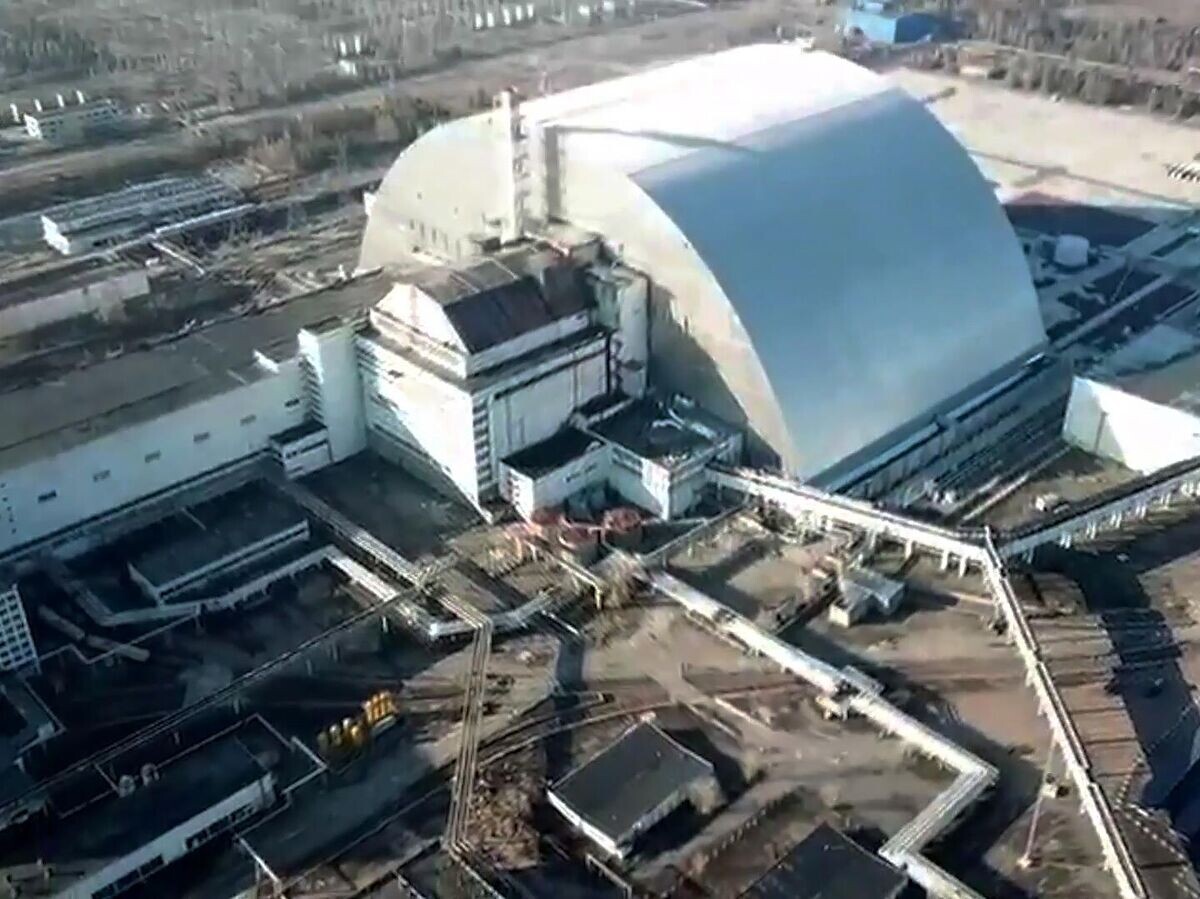    Вид на саркофаг четвертого энергоблока Чернобыльской АЭС. Кадр видео | © Министерство обороны РФ