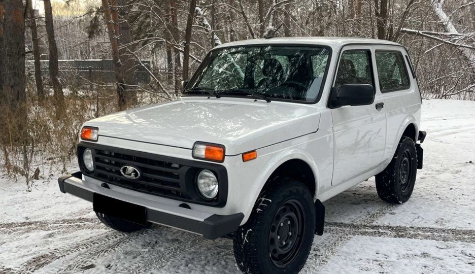 Купил Lada Niva Legend, чтобы ездить на охоту. В итоге больше лежу под ней в гараже, чем сижу в лесу. Качеств автомобиля разочаровало