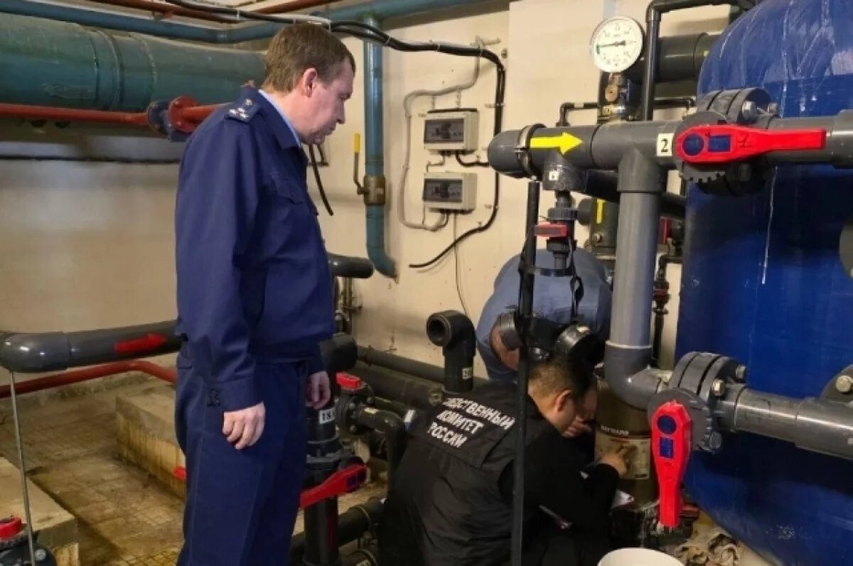    Химические ожоги глаз получили 13 детей в бассейне в Нерюнгри