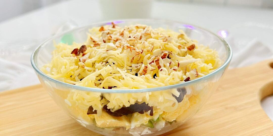 «Дамский каприз»: салат, от которого не оторваться! Ни одного праздника без него не обходится