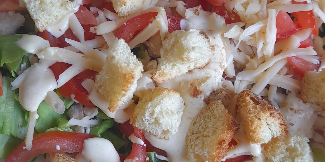 Не соскучились ли мы по салатам с сухариками!!?