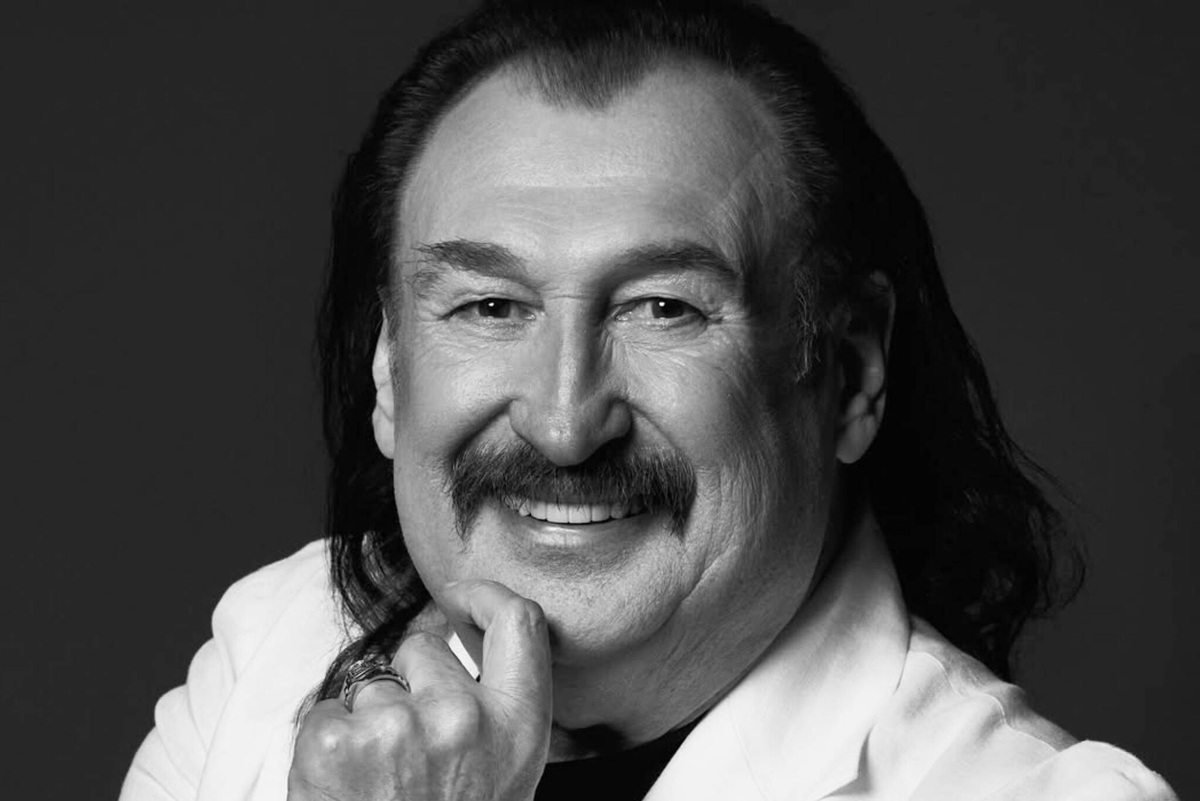     Умер в реанимации после ампутации ноги певец Степан Гига