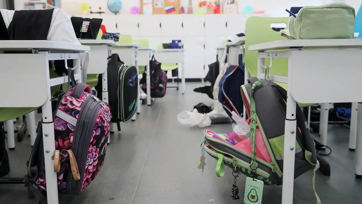    Школа. Василий Кузьмиченок / АГН Москва