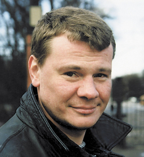 Дальнобойщик без тормозов, одиночество, алкоголь и травля, которые остановили сердце «всенародного героя» в 38 лет