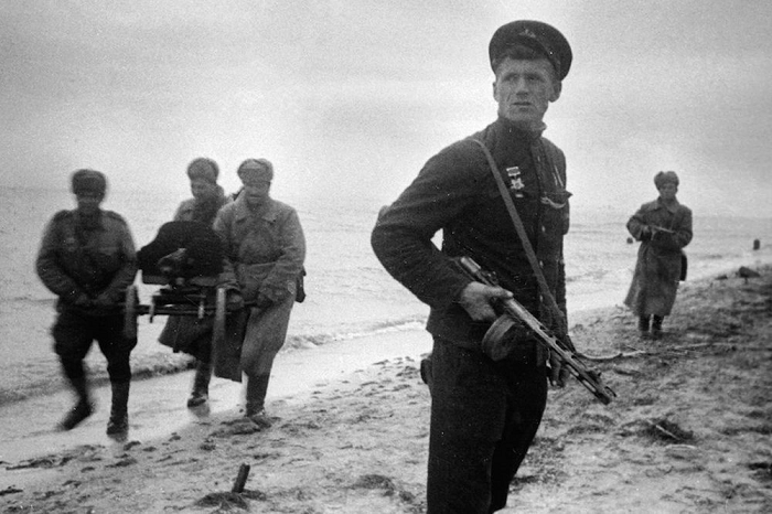 Советские деесантники в Керчи