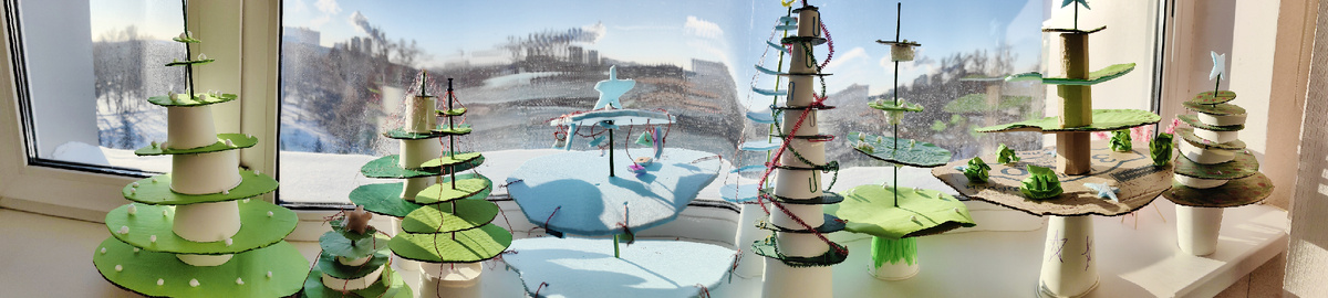 Ёлки, освещённые солнцем. Продам, дорого.