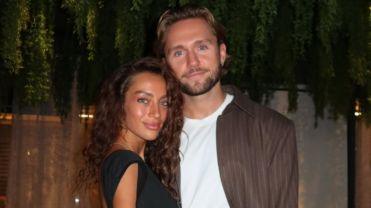    Влад Соколовский и Ангелина Суркова. Фото: Инстаграм (Запрещён в РФ) Влад Соколовский и Ангелина Суркова. Фото: Инстаграм (Запрещён в РФ) @lee__soul_