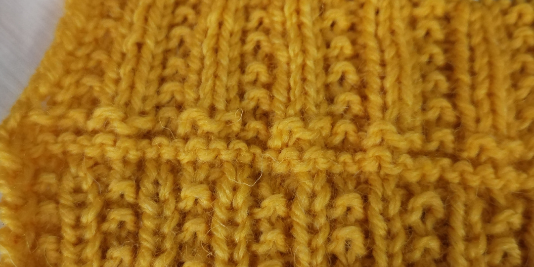 Зачем вязать скучную резинку 1х1, если есть мир альтернатив? Мои пробы трех вариантов.