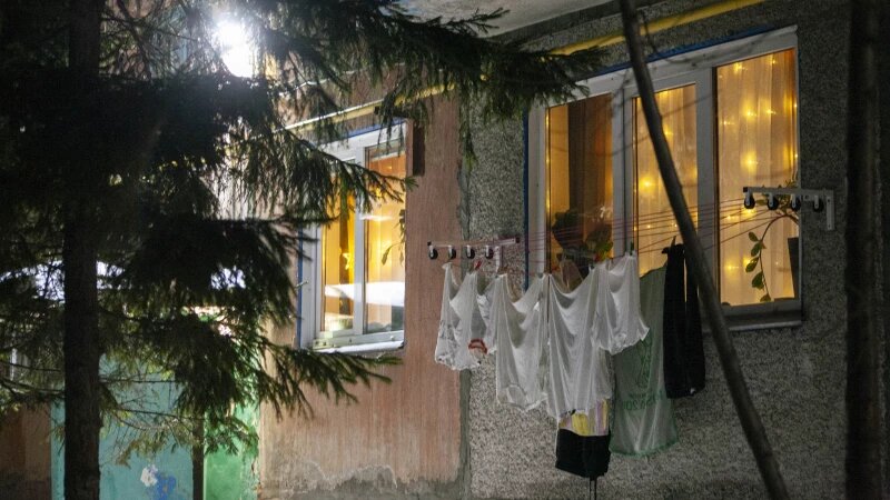     Новогодние гирлянды в окнах Барнаула. Дарья Беркетова