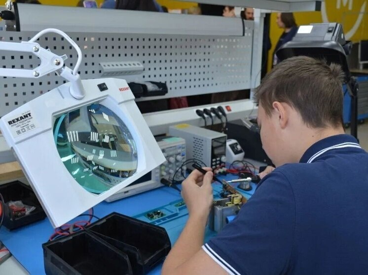     Мастерскую «Мехатроника и мобильная робототехника» для студентов открыли в Приамурье фото: пресс-служба министерства образования и науки Приамурья