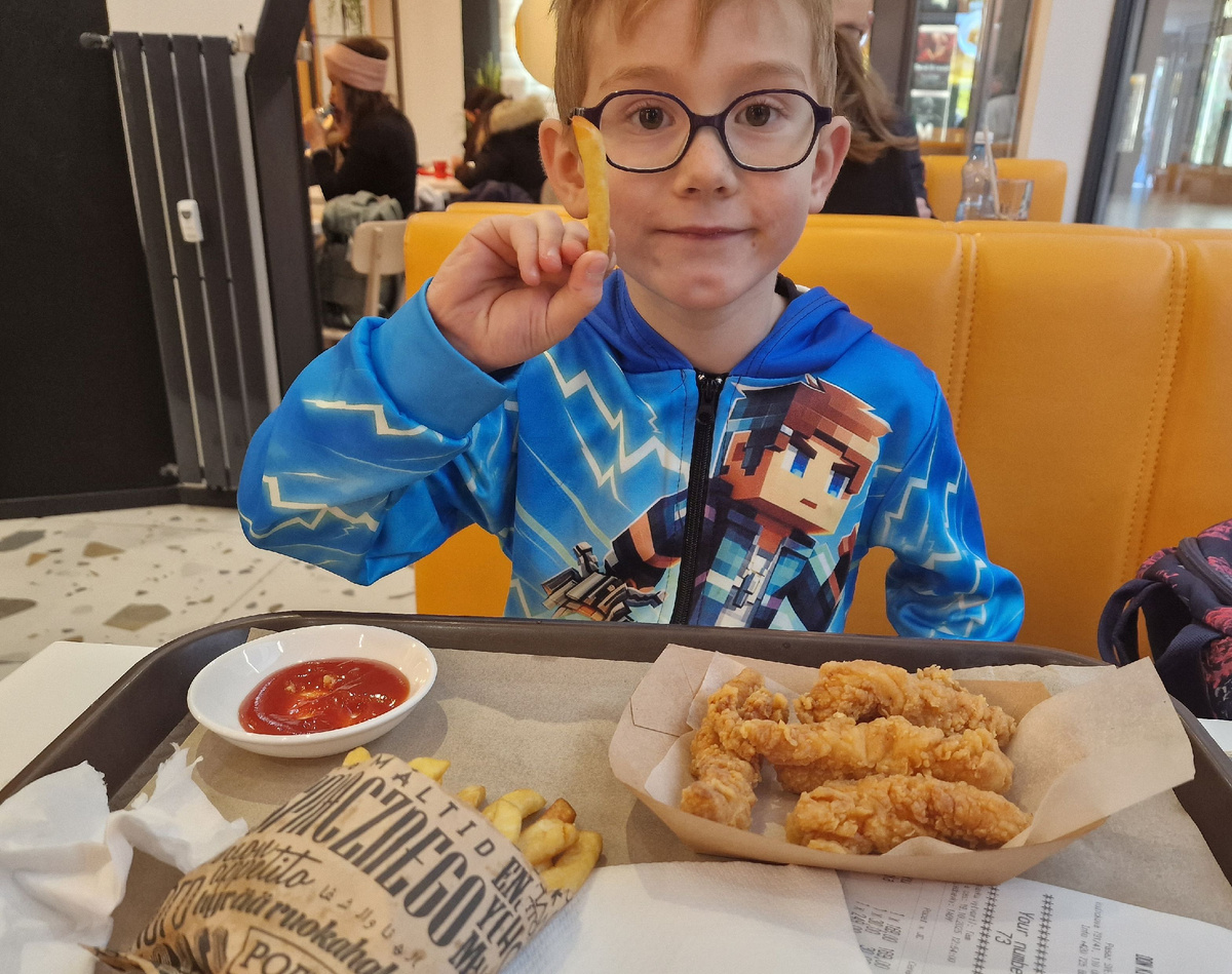 фото автора: ну то совсем не столовская еда, да и вредная, но пусть будет. Привет от Вовы