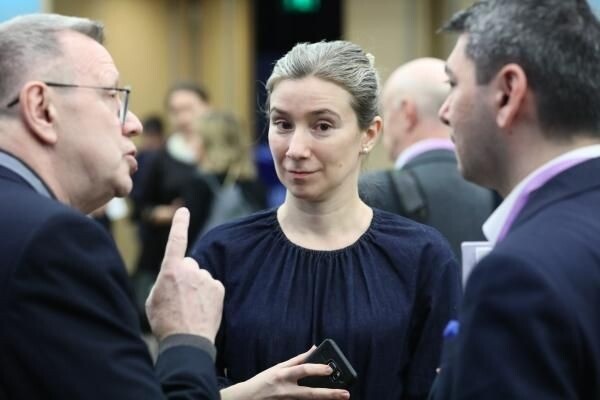 ЕКАТЕРИНА ШУЛЬМАН С МУДРЫМИ МУЖАМИ СТРАНЫ. Открытый истчоник.