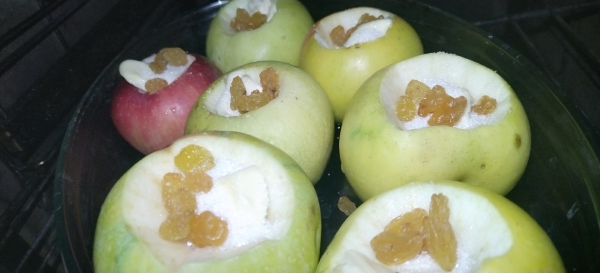 Фаршируем яблоки 