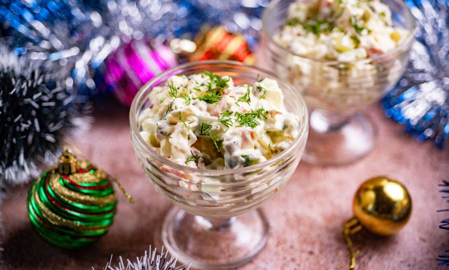 Страшный сон печени: чем опасны популярные новогодние салаты – разбор с диетологом