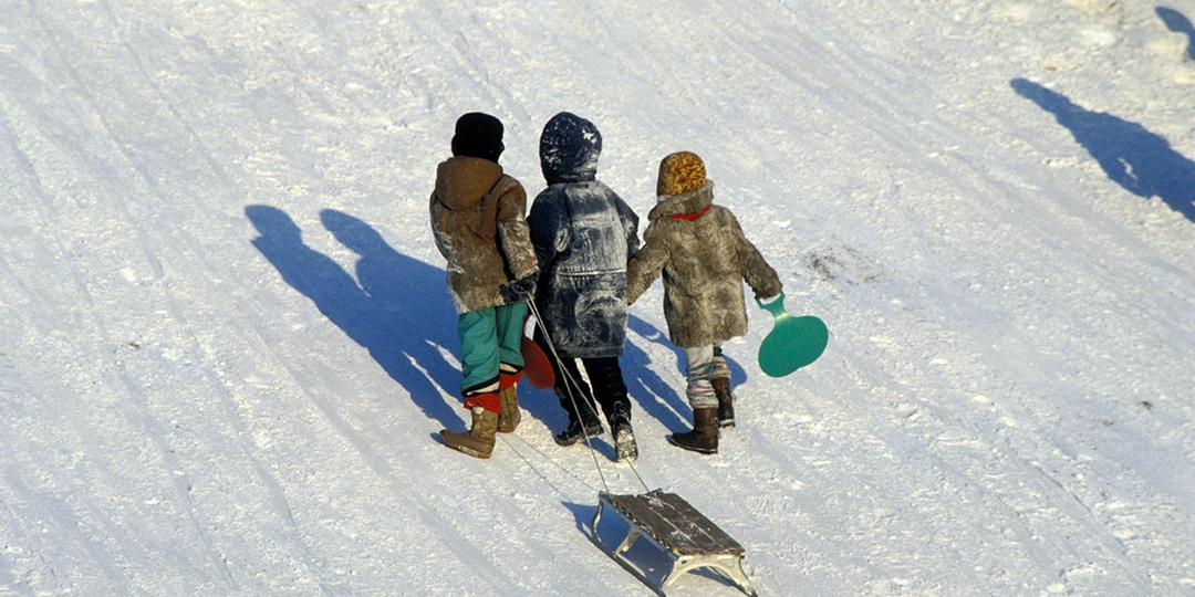 "Покатаемся на санках?" Подборка редких архивных фото времен СССР.