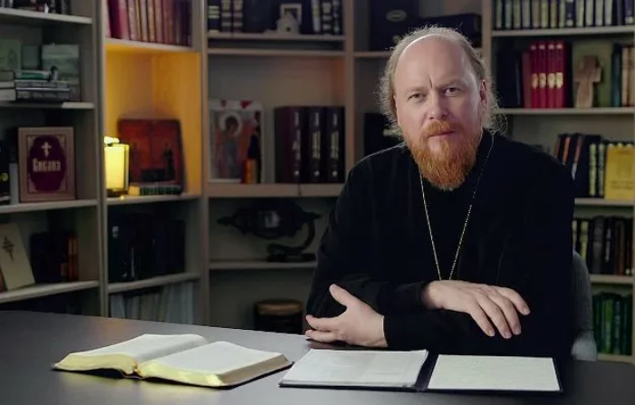 Привязаны ли души к могилам и обязательно ли ходить на кладбище в дни поминовения? Протоиерей Дмитрий Рощин.