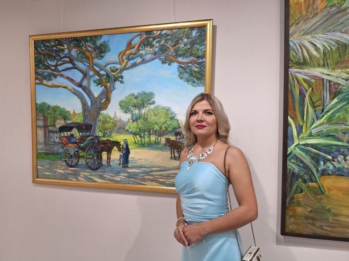 В Художественной галерее Зеленодольска открылась выставка заслуженного деятеля искусств РТ Полины Илюшкиной «Картина мира в красках»