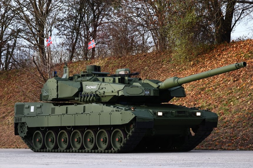 Презентация танков Leopard 2A8 в Мюнхене EPA